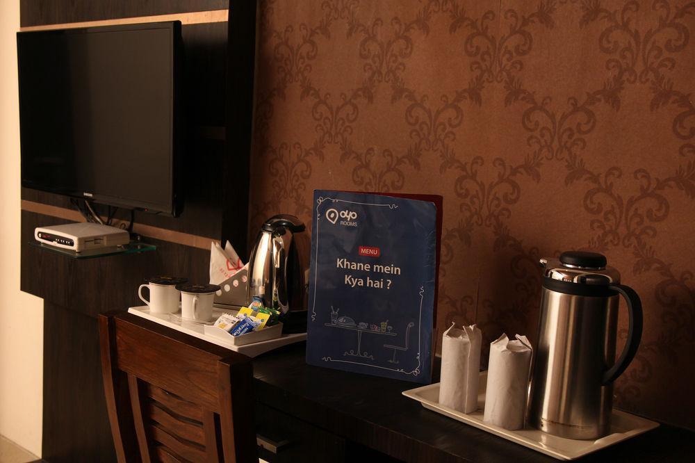 Oyo 905 Galaxy View Hotel Prayagraj Esterno foto