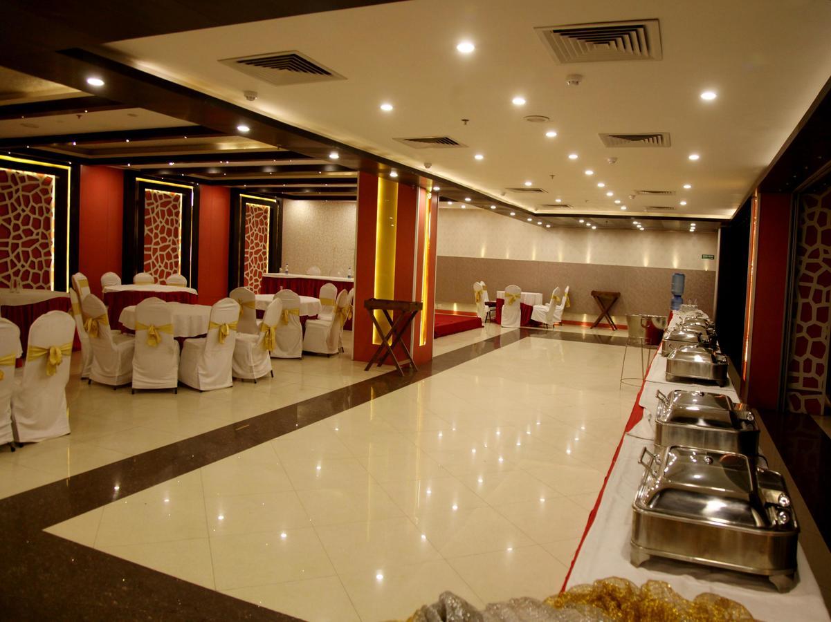 Oyo 905 Galaxy View Hotel Prayagraj Esterno foto