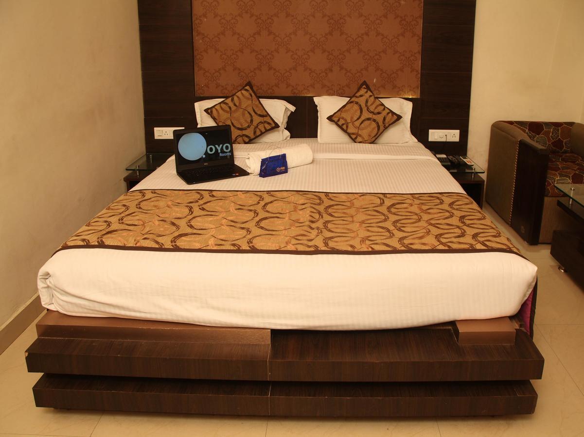 Oyo 905 Galaxy View Hotel Prayagraj Esterno foto