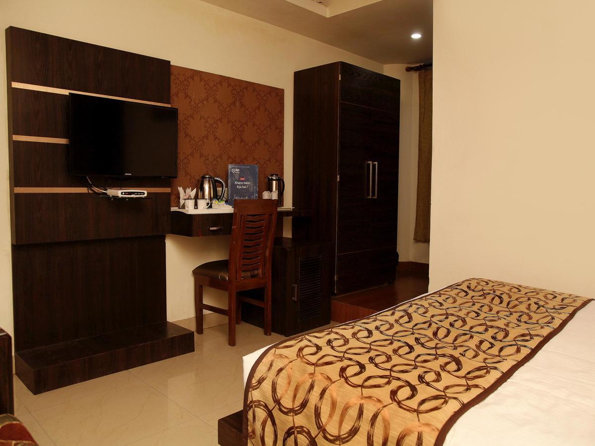 Oyo 905 Galaxy View Hotel Prayagraj Esterno foto