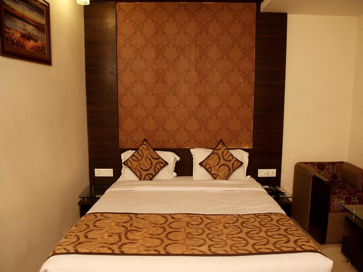 Oyo 905 Galaxy View Hotel Prayagraj Esterno foto