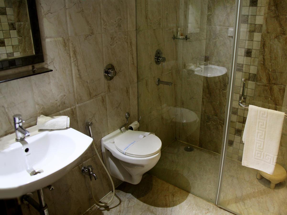 Oyo 905 Galaxy View Hotel Prayagraj Esterno foto