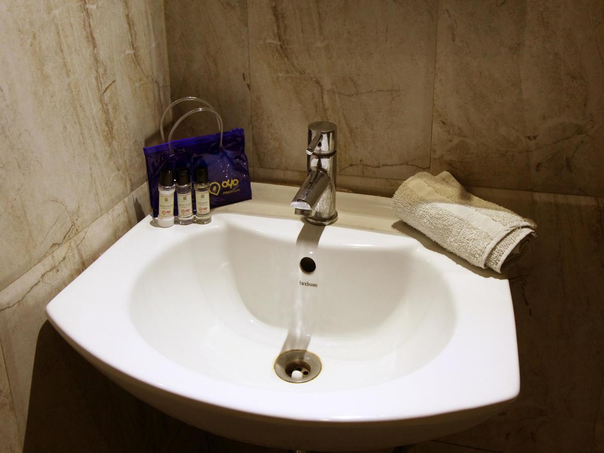 Oyo 905 Galaxy View Hotel Prayagraj Esterno foto