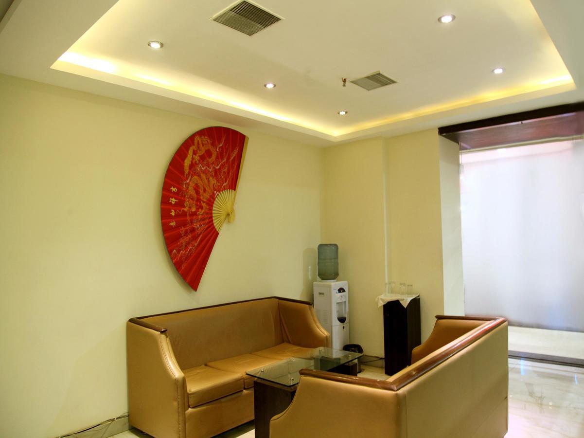 Oyo 905 Galaxy View Hotel Prayagraj Esterno foto